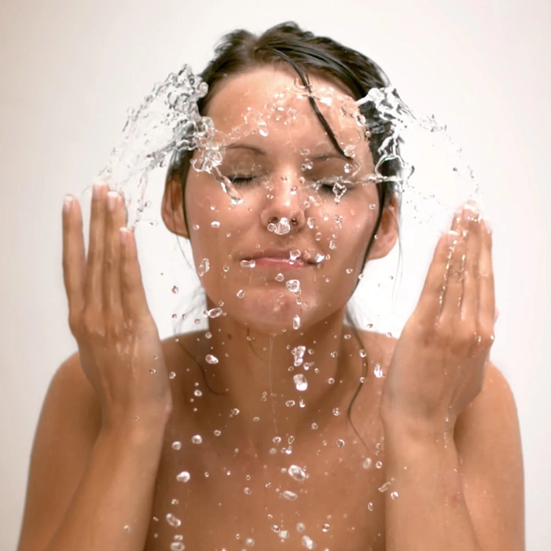 MOISTURIZING FACE WASH